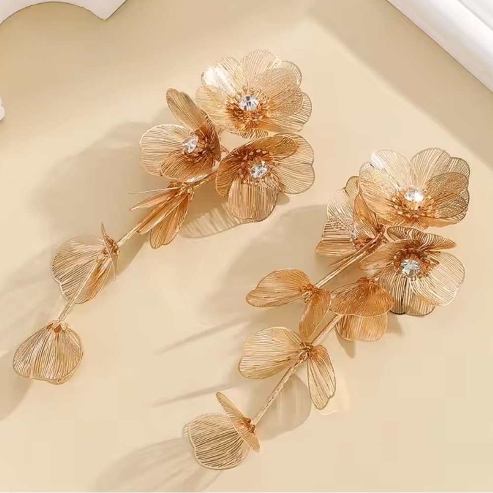 Kate Middleton Gold Floral Drop Earrings